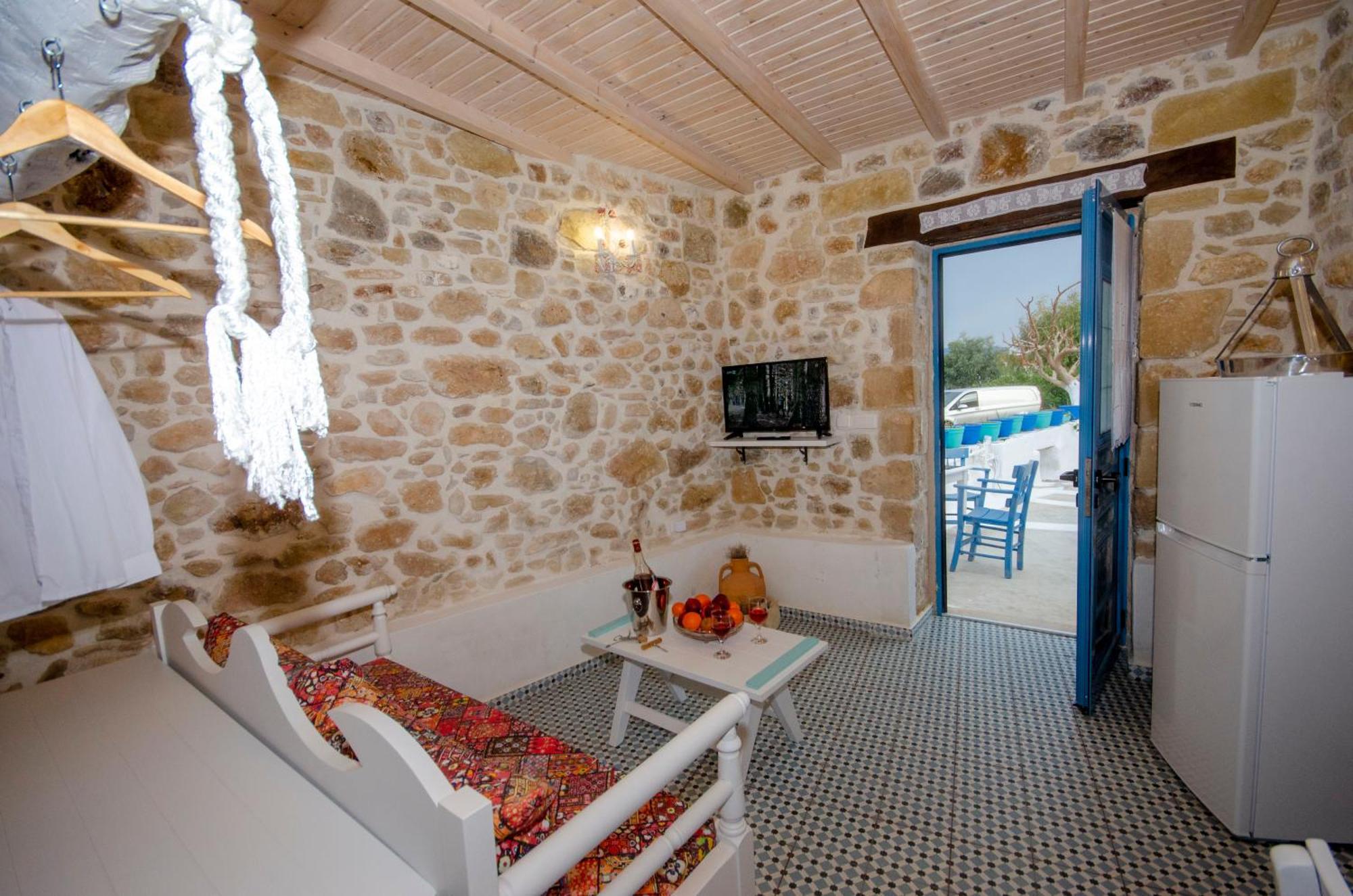 Kalivianí Trigono Traditional House מראה חיצוני תמונה